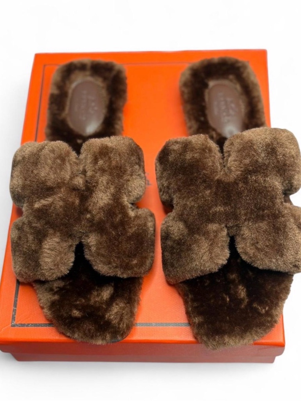 NWT 🤎  Hermès Oran Shearling Sandal in Brown Chocolate Size US 8/8,5